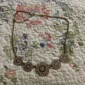 Elegant Gold Floral Necklace